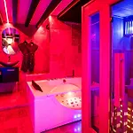 Loveroom Sauna, Balneo, Parking Prive Dans Le Centre De Apartment Honfleur