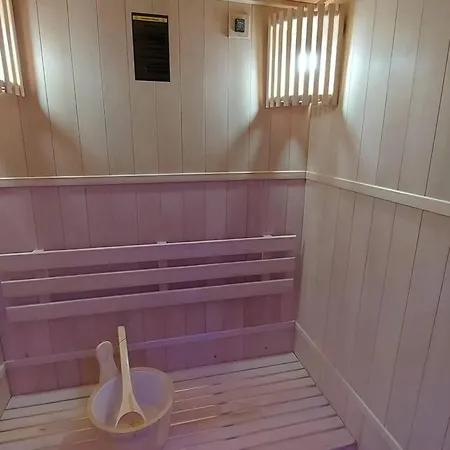 Loveroom Sauna, Balneo, Parking Prive Dans Le Centre De Apartment *