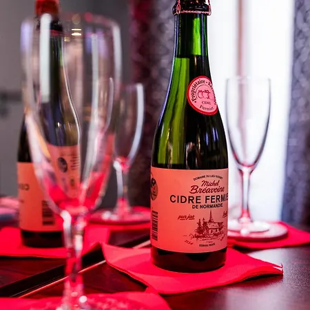 Apartamento Loveroom Sauna, Balnéo, Parking Privé Dans Le Centre De Honfleur