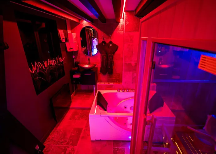 Loveroom Sauna, Balneo, Parking Prive Dans Le Centre De Апартаменты Онфлёр