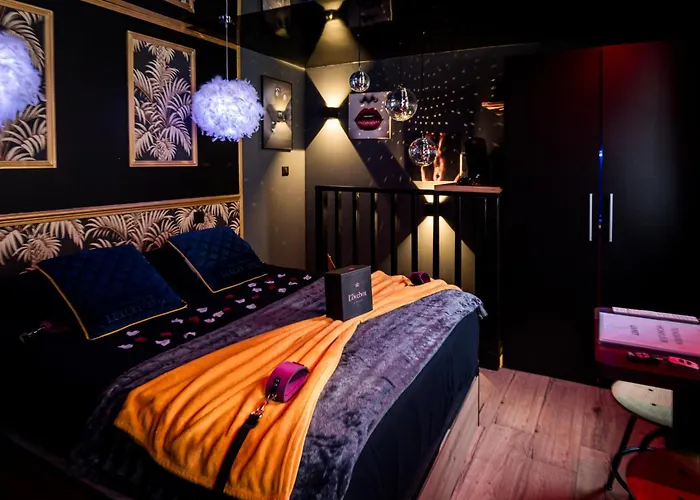 Loveroom Sauna, Balneo, Parking Prive Dans Le Centre De Онфлёр