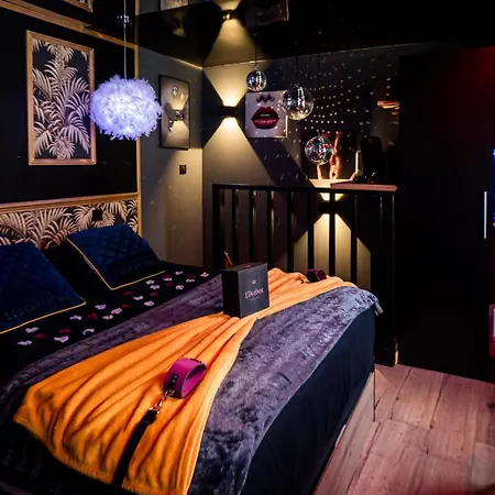 Loveroom Sauna, Balneo, Parking Prive Dans Le Centre De Honfleur