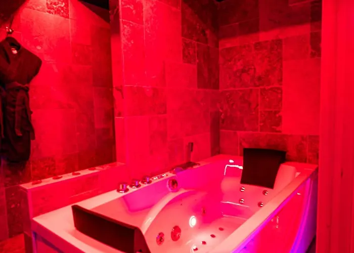 アパート Loveroom Sauna, Balneo, Parking Prive Dans Le Centre De *